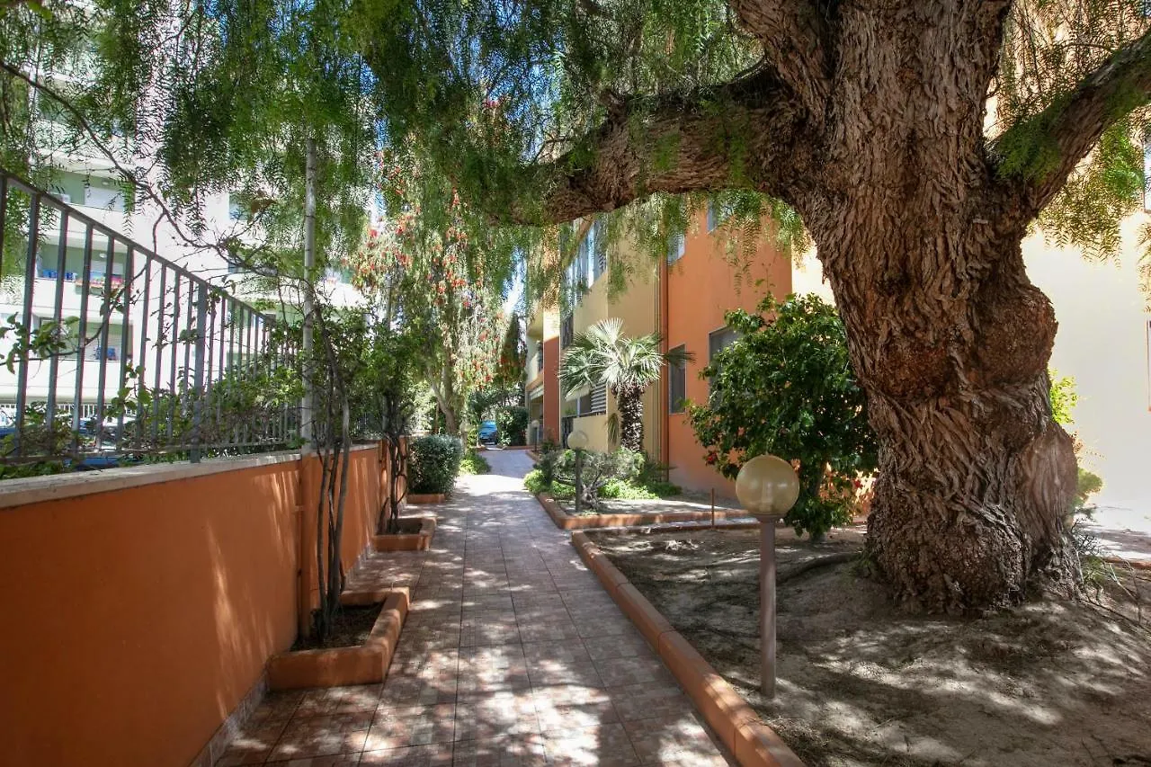 Bed and Breakfast Giardini e Mare Quartu SantʼElena Bed & Breakfast